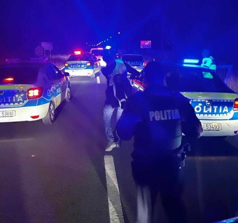 Momente teribile pentru un polițist în timpul unei misiuni! A fost lovit în cap de un scandalagiu. Agresorul a fost arestat