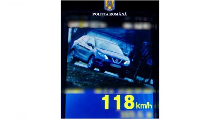 Bunicuță vitezomană! O bătrână în vârstă de 78 de ani, prinsă în timp ce conducea cu 118 km/h în localitate