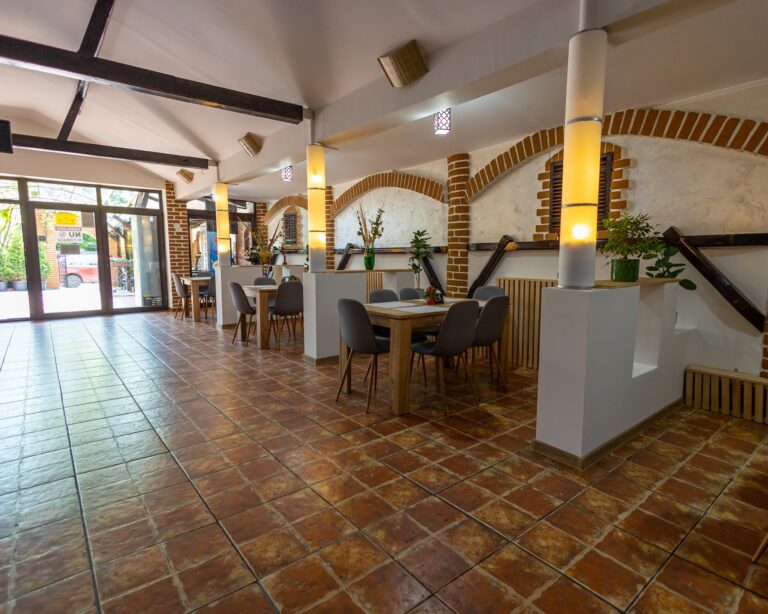 Târgoviște: Comandă meniul zilei la Restaurantul Vița de vie și vei avea parte de un prânz reușit!