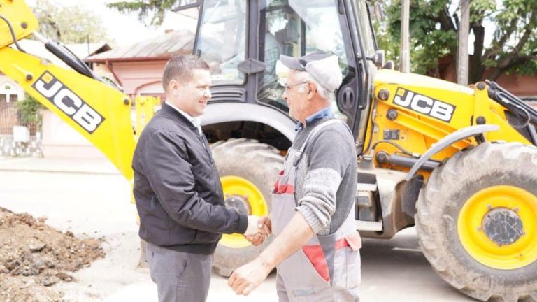Lucrări la infrastructura rutieră, apă-canal și infrastructură educațională în comunele Cornățelu, Băleni și Dobra