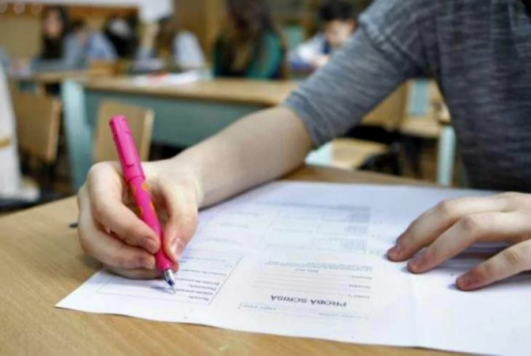 Recompense financiare pentru elevii de 10 la Bacalaureat și Evaluarea Națională! Proiect al Ministerului Educației