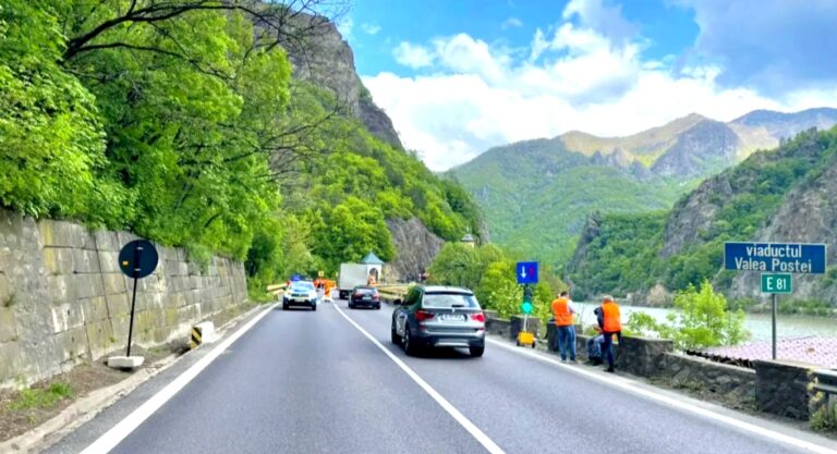 Circulația pe Valea Oltului a fost închisă! Ce rute alternative există pentru DN 7 Pitești – Sibiu