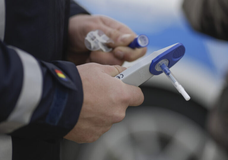 Precizările Poliției Române despre șoferii depistați pozitiv cu aparatul Drager5000 după noua ordonanță antidrog