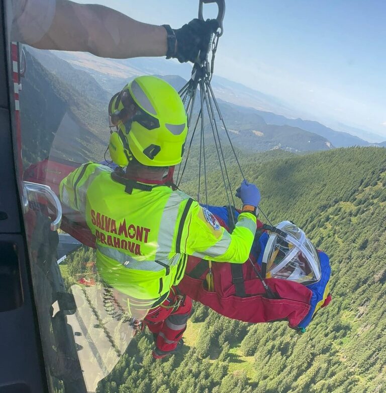 Tragedie în Munții Bucegi! O tânără a murit după ce a căzut în gol de la 300 de metri