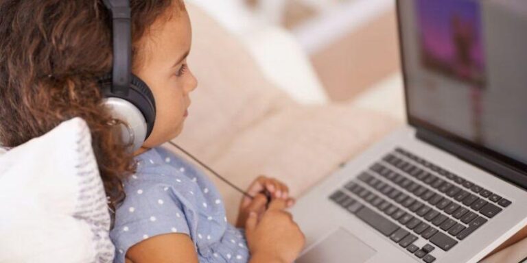 România va avea un Centru de Excelență pentru Siguranța Digitală a Copilului