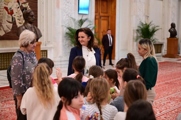 Deputații au adoptat legea care prevede că 2025 va fi Anul național al copilului