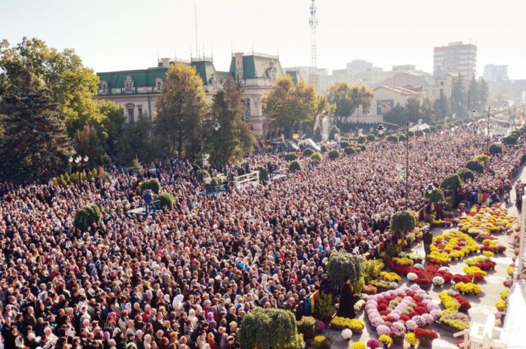 Peste 300.000 de persoane sunt așteptate la Pelerinajul Sfintei Parascheva de la Iași