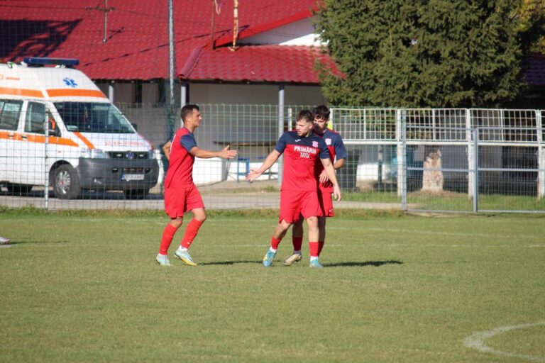 Spectacol total în Dealul „Patrana”! Răsturnări de scor și goluri pe bandă rulantă în partida dintre Pucioasa și Titu