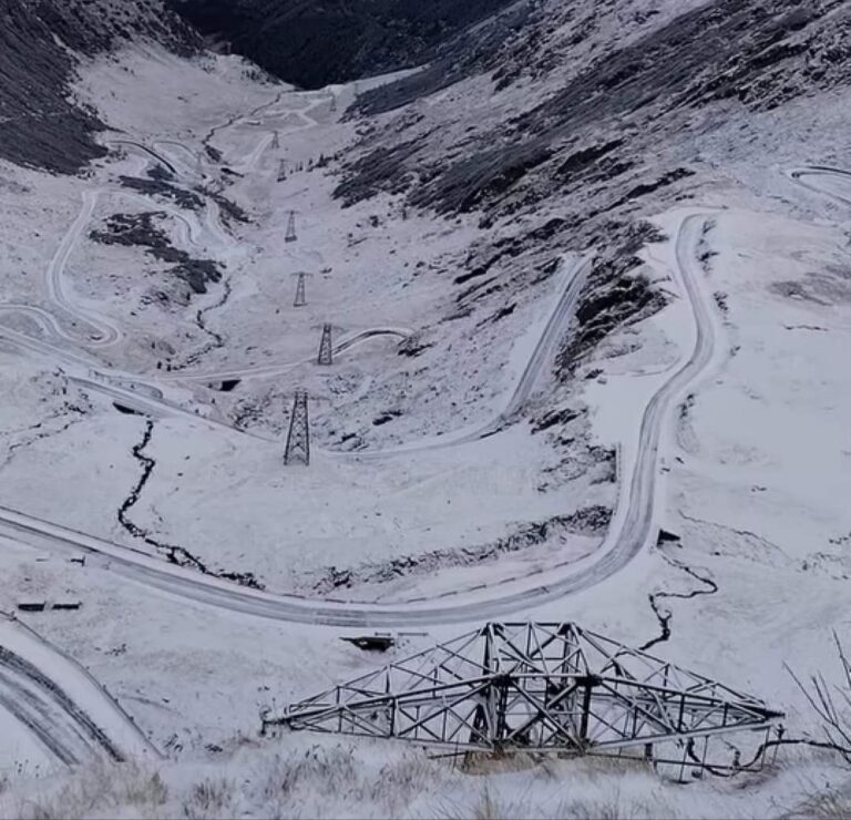 S-a închis circulația pe Transfăgărășan, cel mai spectaculos drum montan din Romania