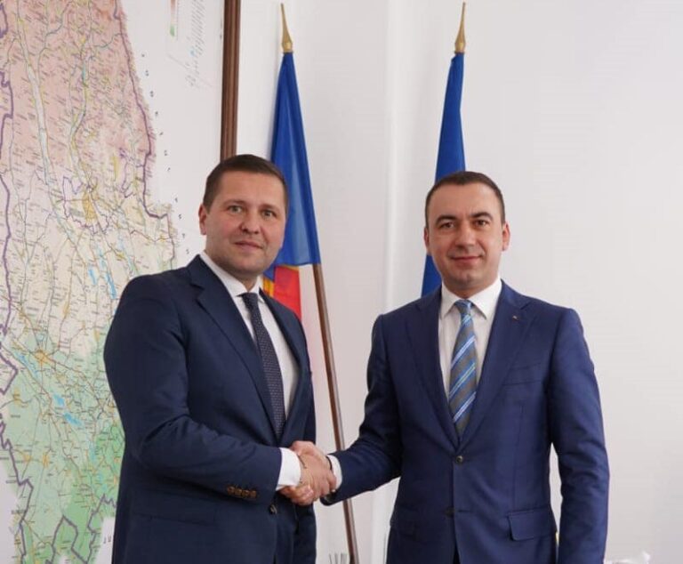 Pași importanți spre digitalizare în Dâmbovița. Discuții între ministrul Cercetării, Inovării și Digitalizării și președintele CJ Dâmbovița