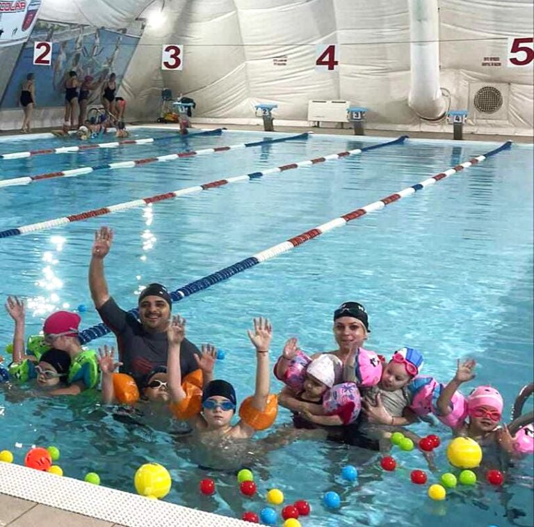 Descoperă bucuria înotului cu MioSwim Târgoviște! Fiecare lecție este o experiență de neuitat pentru copilul tău