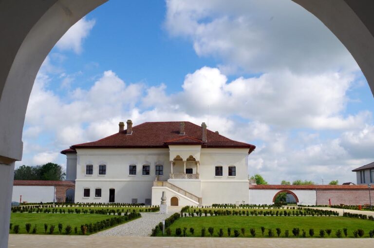 ,,Noaptea Muzeelor” va fi marcată și în acest în județul Dâmbovița! Care sunt muzeele pe care le poți vizita sâmbată seara, 10 mai