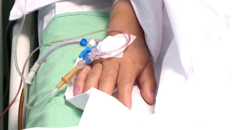 A rămas fără bani în timp se afla pe masa de operație! Suma de 500 de lei a fost sustrasă din portofelul femeii