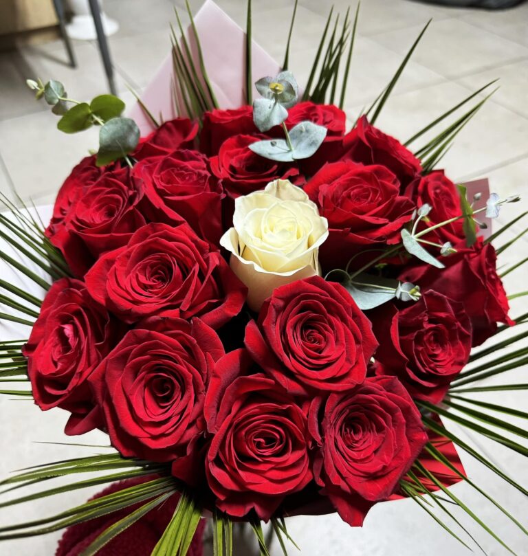 Târgoviște: Buchete și aranjamente florale deosebite de Valentine’s Day, la Florăria David