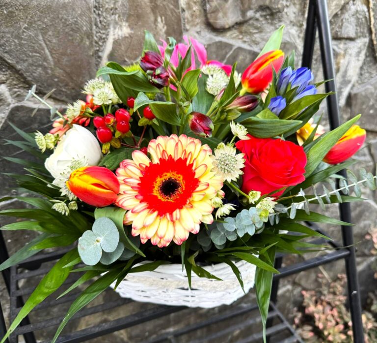 Târgoviște: Florăria David te așteaptă să descoperi magia florilor cu suflet! Buchete și aranjamente florale deosebite pentru persoanele speciale din viața