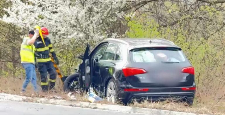 Momente dramatice pentru doi copii și o femeie, după ce au fost implicați într-un accident teribil! Victimele, transportate de urgență la spital