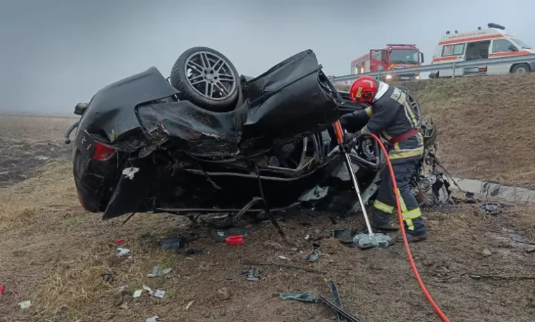 Aripi frânte la doar 37 de ani! Un șofer și-a pierdut viața într-un accident cumplit, între fiarele contorsionate ale bolidului pe care îl conducea