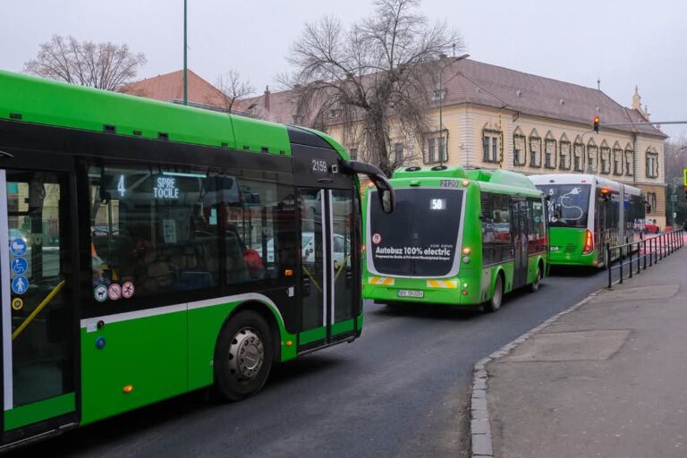 Furau combustibil direct din rezervoarele autobuzelor! 39 de șoferi au fost reținuți! Peste 8000 de litri de motorină, descoperiți în urma perchezițiilor