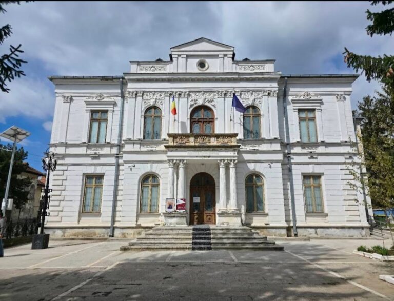 Sâmbătă seara, Noaptea muzeelor în Dâmbovița. Ce muzee puteți vizita gratuit, începând cu ora 18.00