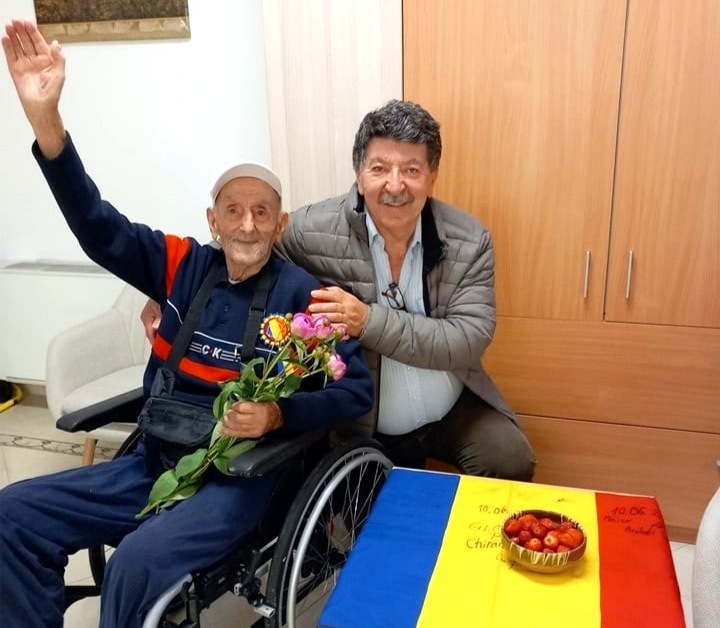Cel mai vârstnic veteran de război din Dâmbovița, onorat de Ziua Eroilor. Bucuria momentului a fost neprețuită!