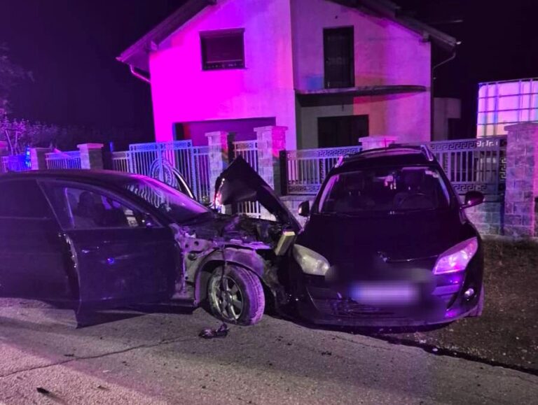 S-a izbit de o mașină parcată, în miez de noapte! Șoferiță de 20 de ani, transportată de urgență la spital