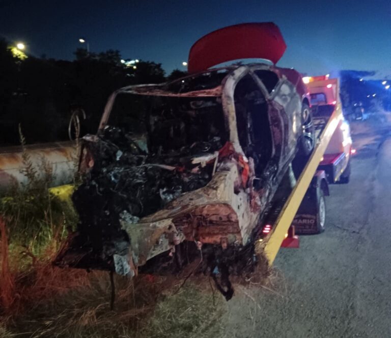 Destin tragic pentru doi tineri! Au murit carbonizați după ce au făcut accident în timp ce fugeau de polițiști