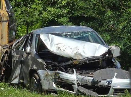 Destin frânt la doar 18 ani! Tânărul a fost găsit fără suflare sub mașina răsturnată. Șoferul care urma să devină polițist se afla sub influența alcoolului