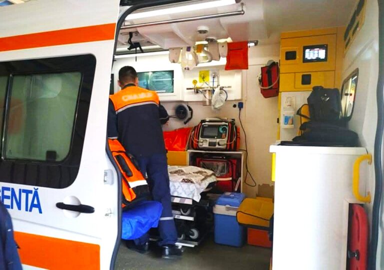 Tragedie într-o școală din Bacău! Un elev a murit în curtea unității de învălțământ după ce i s-a făcut rău. Copilul s-a stins sub privirile colegilor