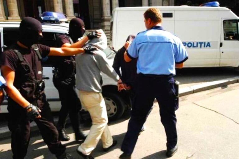 Scene șocante în Dâmbovița! Tânără mămică, răpită de trei indivizi în timp ce își plimba bebelușul! Tinerii care au obligat-o să urce în mașină au fost reținuți