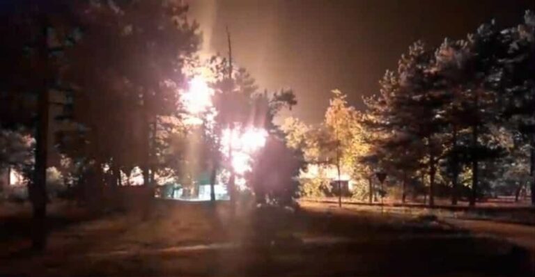 Explozie puternică la Amara, unde o pungă cu gaz a fost atinsă în timpul unor foraje. 270 de persoane au fost evacuate. Flăcările s-au înălțat zeci de metri în aer
