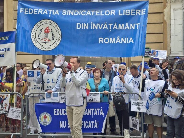 „Deschiderea anului școlar se va face, în premieră în ultimii 35 de ani, în fața Palatului Victoriei și a Palatului Cotroceni” – sistemul educațional, în haos și revoltă