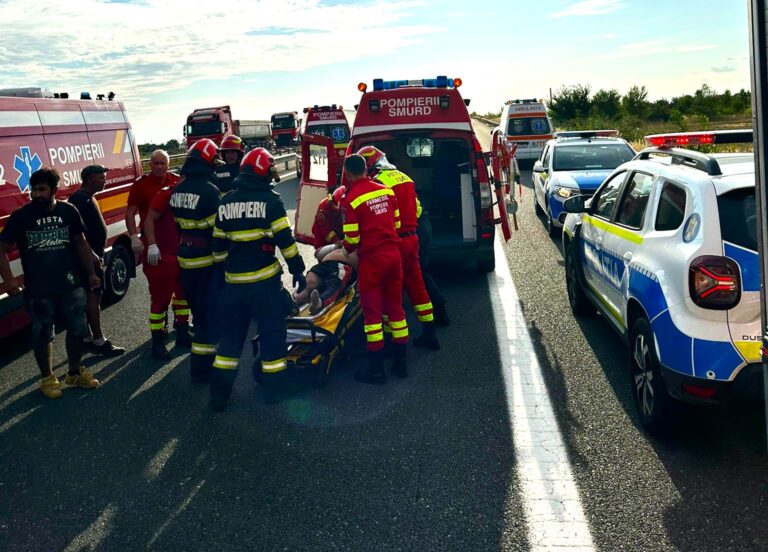 Accident cumplit pe A3, în apropiere de Ploiești! O persoană este inconştientă, alte şase sunt în stare critică, după ce mașina în care se aflau s-a izbit de un parapet median