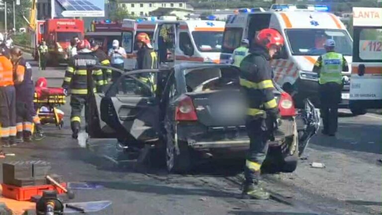 Un polițist și fiul său, de 14 ani, au pierit într-un accident înfiorător! Nenorocirea a avut loc la scurt timp după ce bărbatul își luase copilul de la școală. „Rămâneți în sufletele noastre!”