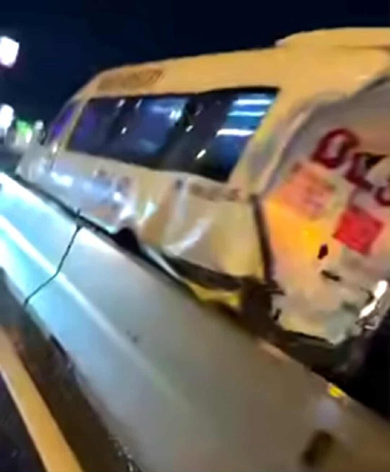 Clipe dramatice pentru mai multe persoane pe Centura Capitalei! 6 oameni, transportați la spital cu traumatisme multiple, după impactul dintre un autocamion și un microbuz
