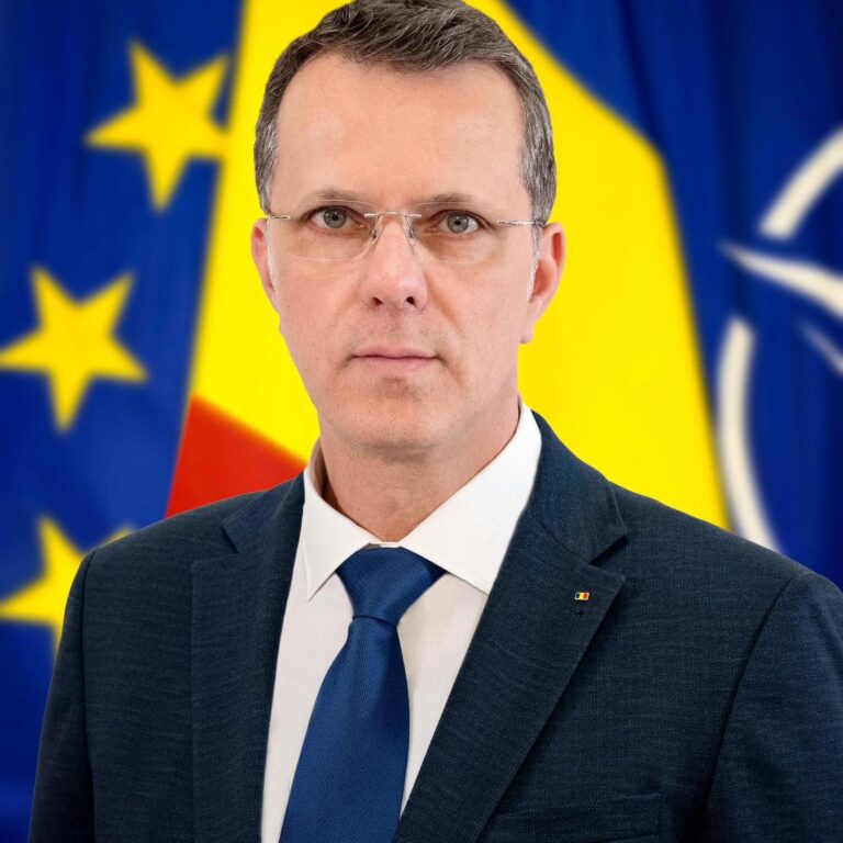 Ionuț Moșteanu și-a dat demisia din funcția de ministru al Apărării, după scandalul privind studiile şi diplomele de licenţă