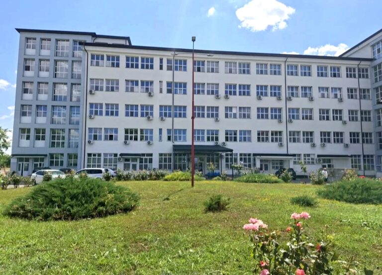 Intervenție de succes la Spitalul Orășenesc Găești! Bărbat aflat în stare critică, salvat după aproape 3 ore de resuscitare