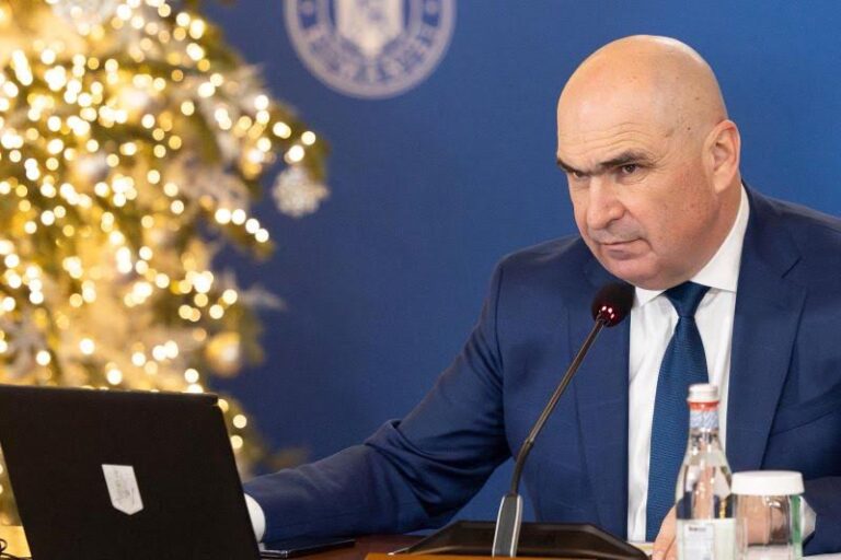 A fost adoptată „Ordonanța trenuleț”. Premierul Bolojan: „Statul a economisit 4 miliarde de lei și se menține pe traiectoria stabilită”