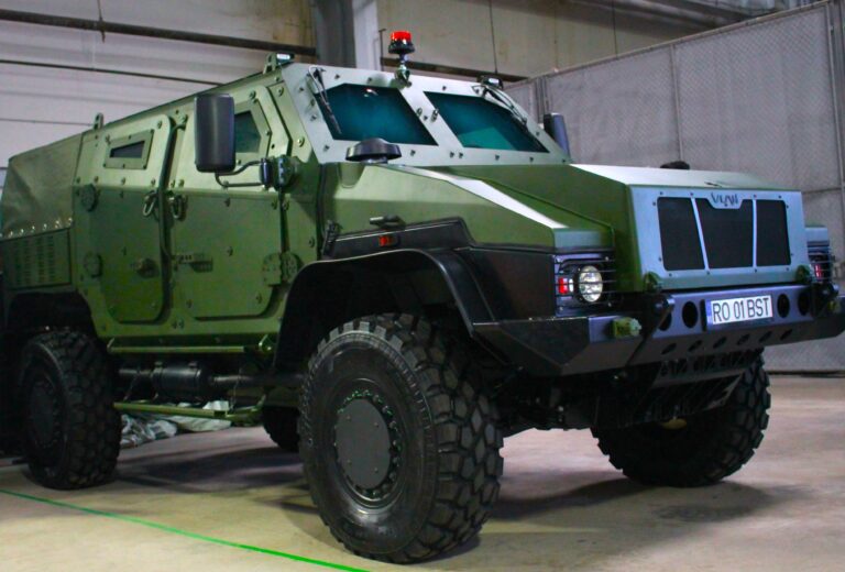 FOTO| La Automecanica Moreni a fost lansat „VLAH”, un blindat 4X4 de luptă proiectat și dezvoltat în țara noastră