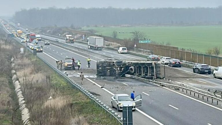 Accident cumplit pe Autostrada A3 București – Ploiești! Trei militari francezi au intervenit și au salvat viața șoferului