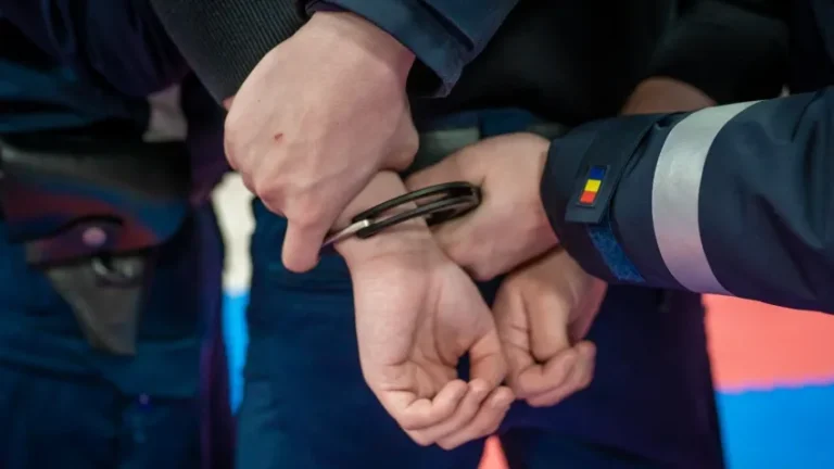 Tentativă de viol la Școala de Agenți de Poliție de la Câmpina! Un ofițer din cadrul instituției a fost reținut