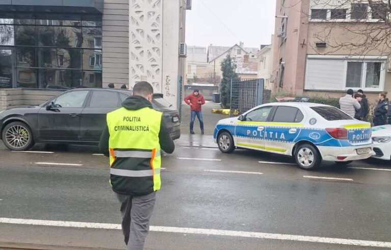 Scene de groază la Arad! Doi bărbați au murit pe loc după ce s-au prăbușit de pe un bloc cu zece etaje