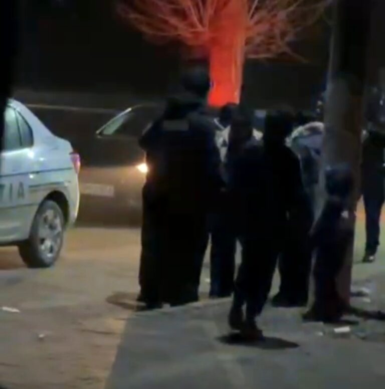 Tânăr de 28 ani, snopit în bătaie de doi indivizi la Mija, pe fondul consumului de alcool! Victima, transportată în stare gravă la spital. Agresorii, cercetați penal pentru lovire și alte violențe