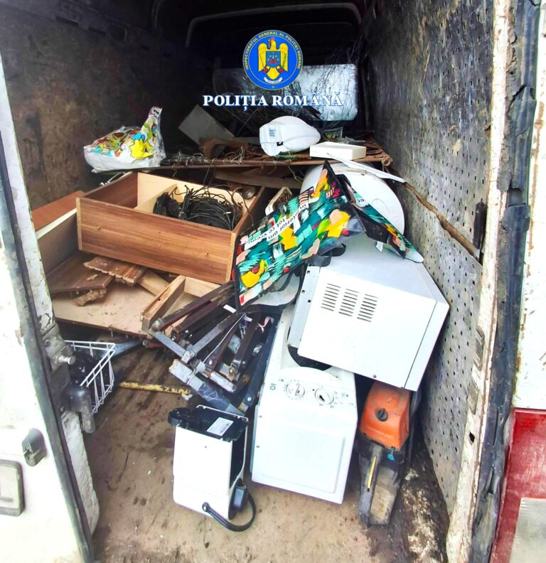 Prins cu duba încărcată de fier vechi! Șoferul a rămas fără mașină, dar a primit și o amendă usturătoare