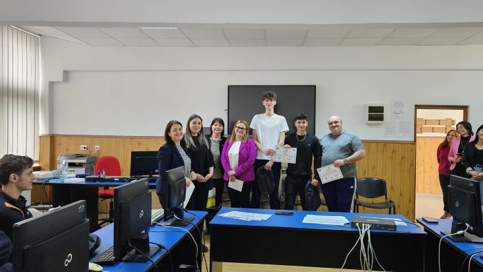 Patru licee din Târgoviște, calificate la faza națională a Concursului „ȘTIU ȘI APLIC – Securitatea și sănătatea în muncă se dobândesc de pe băncile școlii”