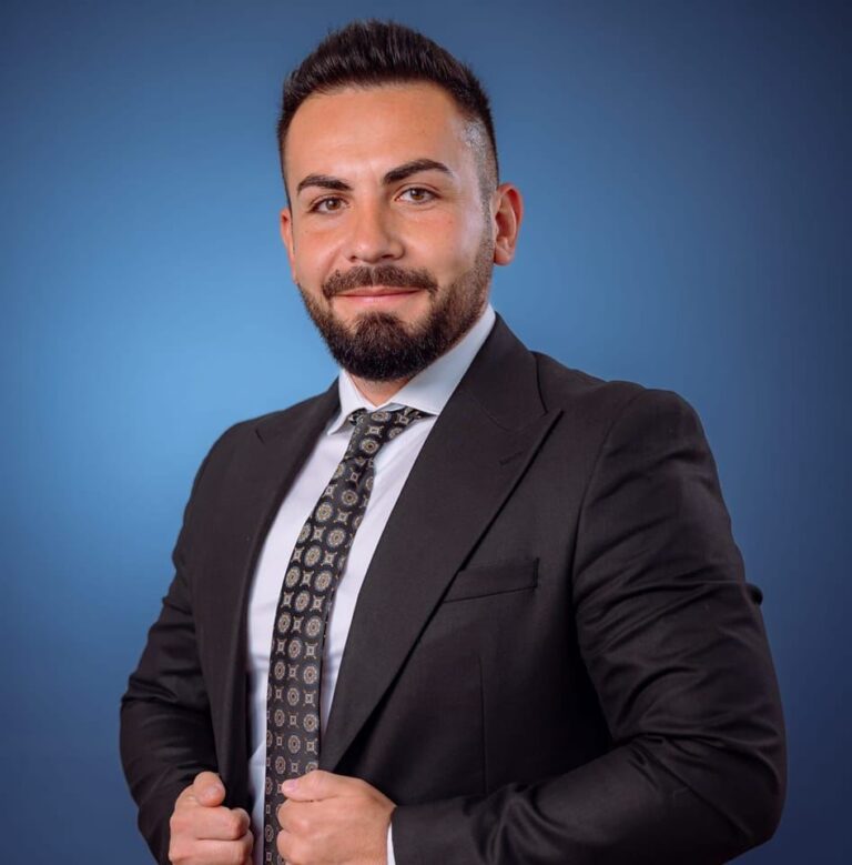 Primar din Dâmbovița, ridicat de polițiști și anchetatori! Edilul comunei Mătăsaru este acuzat de luare de mită, șantaj, complicitate la furt, evaziune fiscală și uz de fals