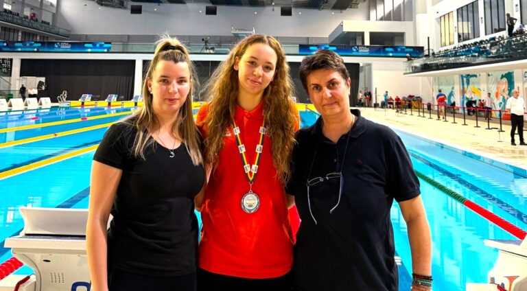 Performanță de excepție pentru înotul târgoviștean! Anastasia Udroiu Ivan, vicecampioană a României în proba de 200 m mixt