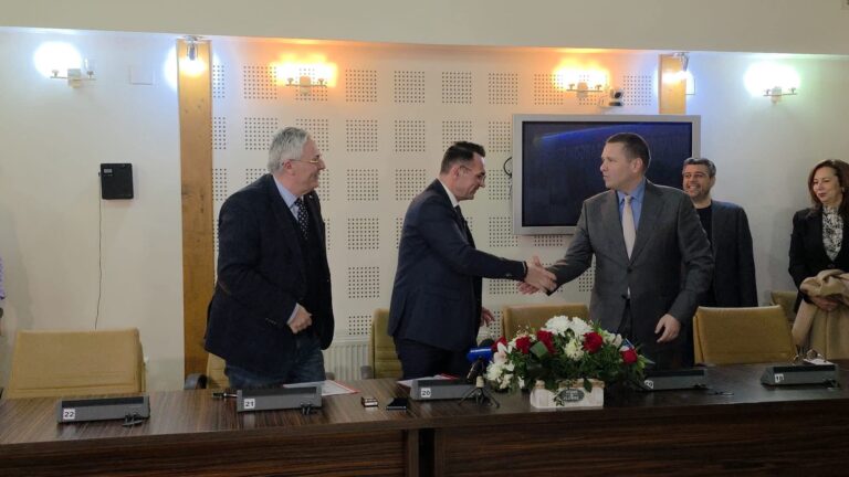 Investiții noi în Dâmbovița! 14 contracte noi, în valoare totală de peste 300 milioane de lei, vor fi semnate astăzi și mâine