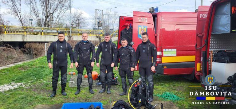 Antrenamente dure, pe râul Argeș, pentru scafandrii dâmbovițeni