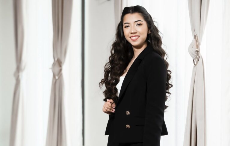 Rezultate extraordinare la Olimpiadele Naționale de Limbi moderne pentru elevii Liceului Teoretic „Petru Cercel” din Târgoviște! Alessandra Petre,  Premiul I la Limba italiană