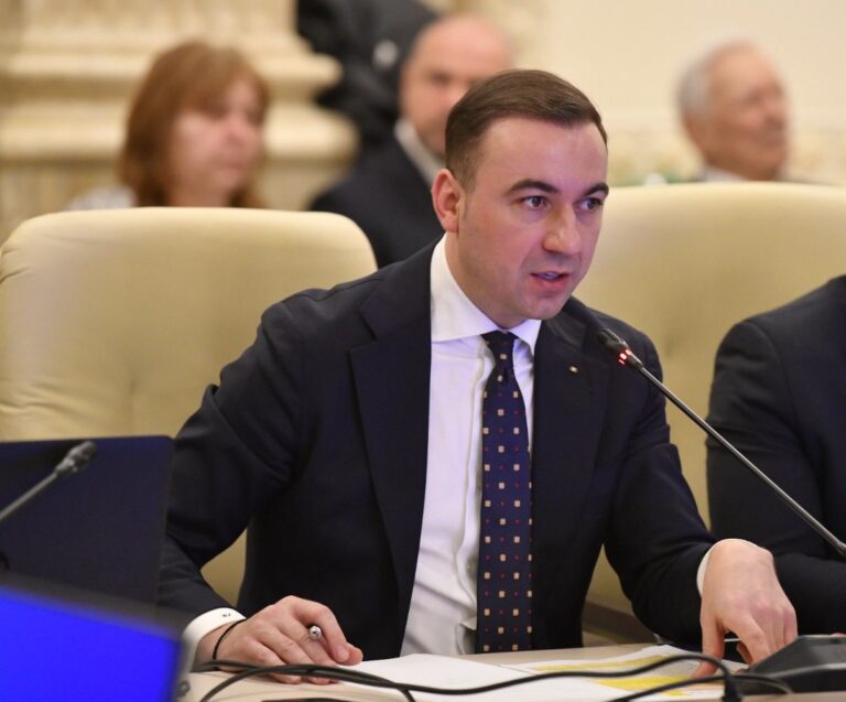 O nouă lovitură pentru consumatori! Se anunță creșteri la tarifele de energie electrică. Anunțul făcut de ministrul Energiei